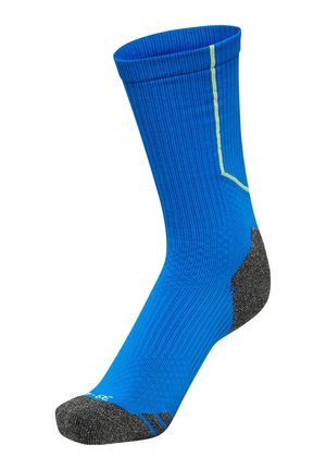 Niebieska skarpetka za kostkę o prążkowanej fakturze, z czarnym wzmocnionym piętą i palcami, z jasnooliwkowym paskiem wzdłuż boku.