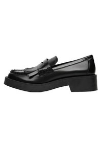 Sorte læder loafers med en flad, tyk sål og dekorativ frynse på vampsiden. Glat tekstur og slankt design.