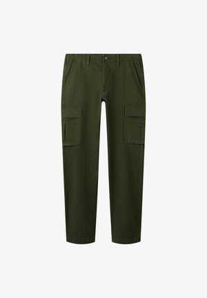 Pantaloni cargo verde oliva in cotone. Presentano due ampie tasche laterali, passanti per cintura e chiusura con bottone. Design a gamba dritta.