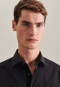 Seidensticker REGULAR FIT - Camicia elegante - black
