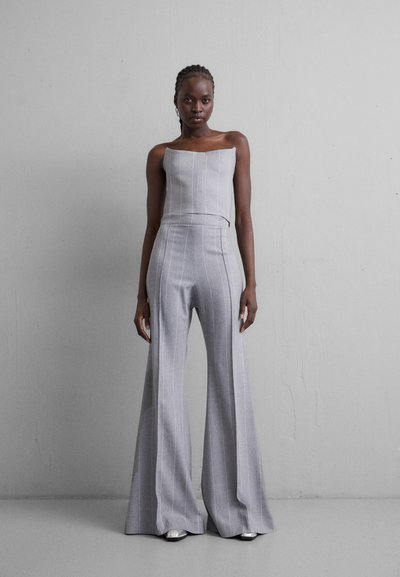 Ioana Ciolacu FITTED FLARED TROUSERS - Παντελόνι - grey