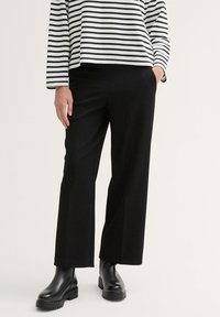 TOM TAILOR CROPPED MIT GERADEM BEIN - Broek - deep black