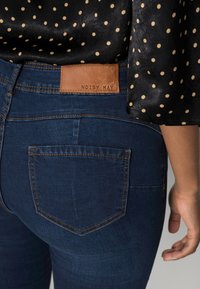 Noisy May NMJEN SHAPER - Blugi skinny fit - dark blue denim