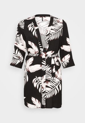 Svart kimono-stil morgenkåpe med hvite og burgunder tropiske bladmønstre. Lange ermer, belte i midjen og åpen frontdesign.