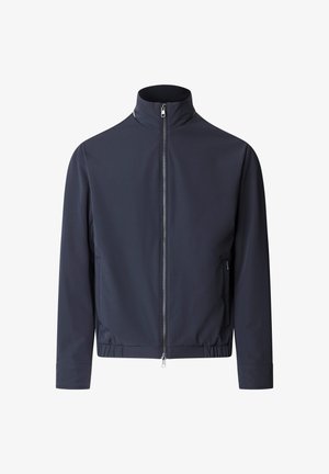 Donkerblauw, lange mouwen jas met een hoge kraag, ritssluiting aan de voorkant en een elastische tailleband, getoond tegen een witte achtergrond.