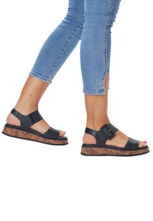 Platform sandals - black