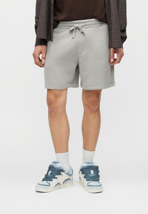 BAGGY ABOVE THE KNEE - Σορτς - grey