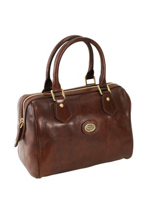 Borsa a tracolla in pelle marrone con una texture liscia, forma arrotondata, doppie maniglie superiori, hardware dorato e chiusura con zip. Presenta una placca con logo.