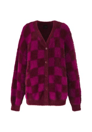 Cardigan flou dans un bordeaux foncé avec un motif à carreaux rose vif, avec un col en V et cinq boutons sur le devant. Manches longues.