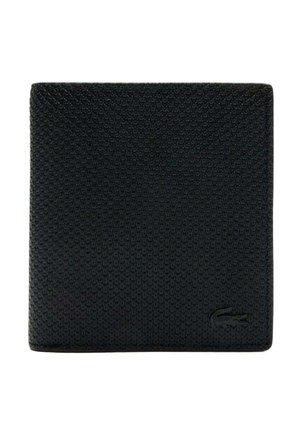 Portefeuille carré texturé noir avec un logo crocodile discret embossé dans le coin inférieur droit, présenté sur un fond blanc.