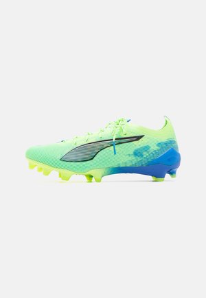 Puma, Chaussures de football pour terrain sec - light green