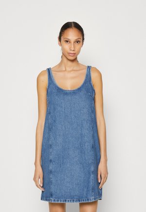 GAP SCOOP NECK ALINE MINI - Denimové šaty - medium indigo