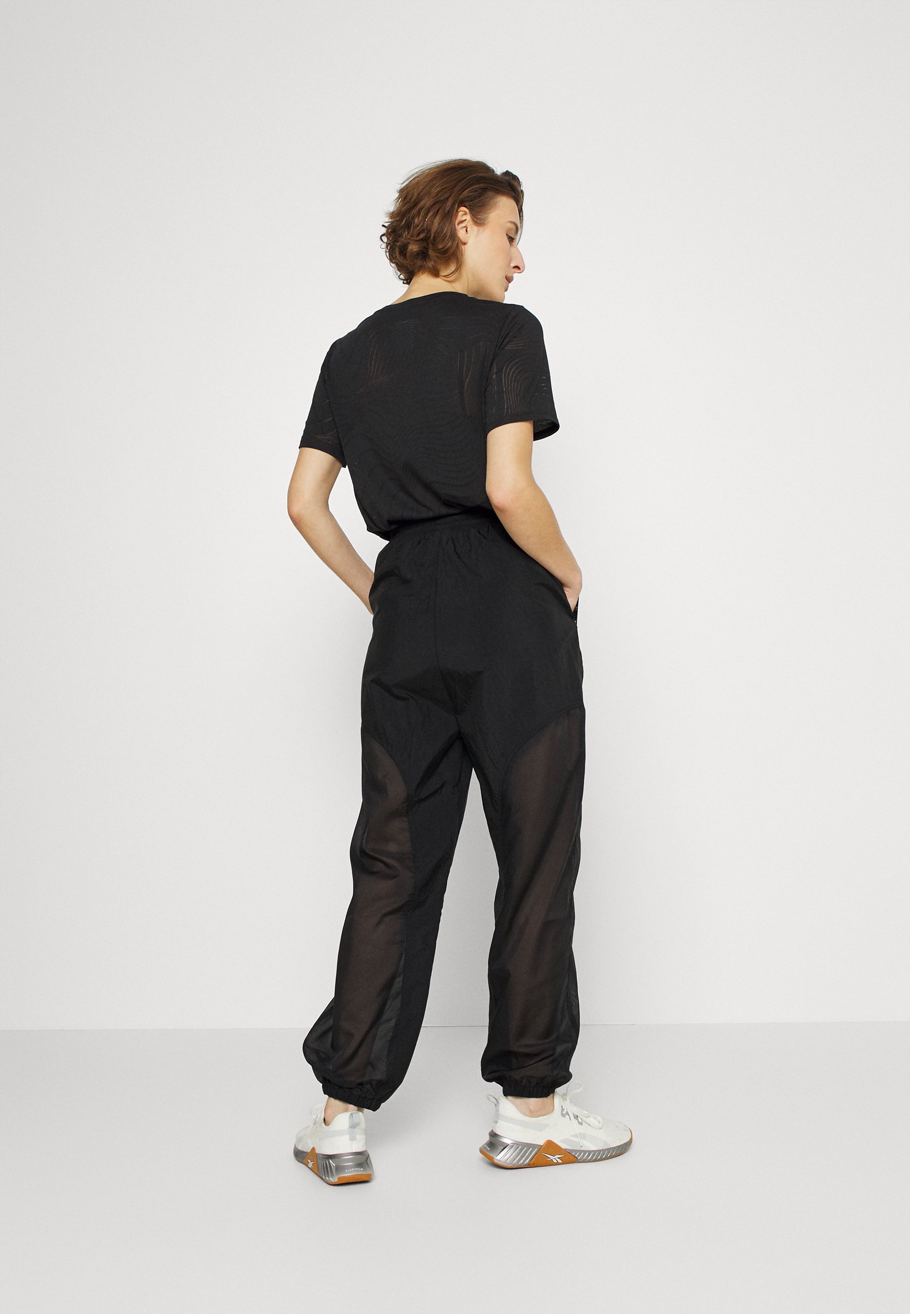 Reebok OPAQUE WOVEN PANT - Tracksuit 