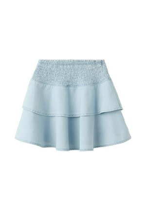 Jupe à volants bleu clair avec taille smockée élastique et couches inférieures évasées, adaptée pour un usage décontracté.