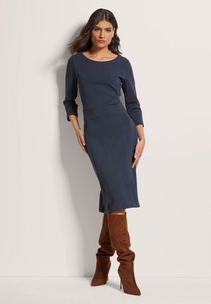 MIT 3/4-ÄRMELN - Shift dress - navy
