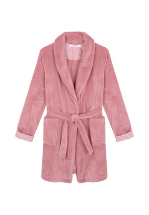 Rosa flauschiger Bademantel mit Schalkragen, Bindegürtel und zwei vorderen Taschen. Kontrastierender gemusterter Stoff an den Ärmelbündchen und innen am Kragen sichtbar.