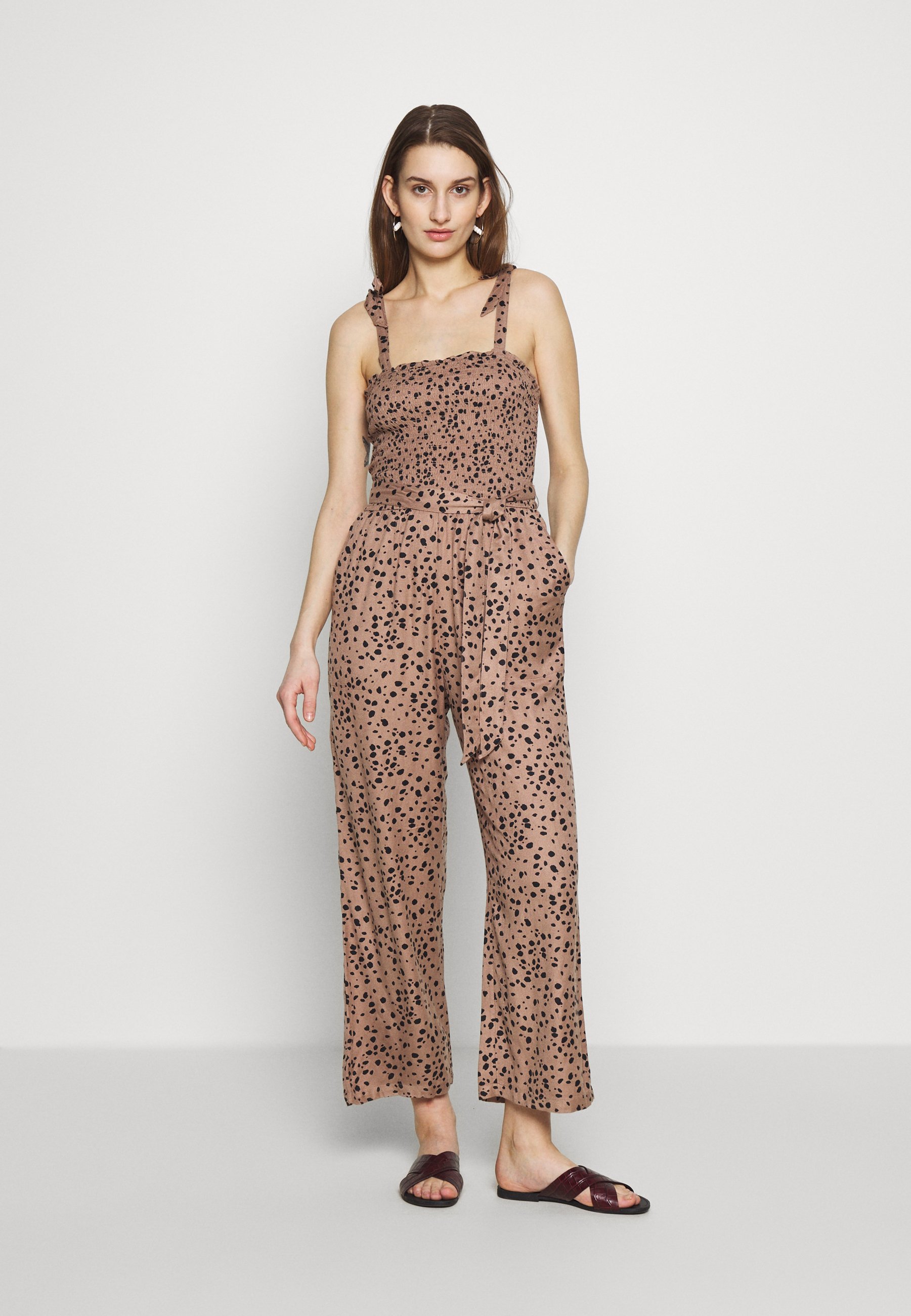 Abercrombie & Fitch SMOCKED BODICE Jumpsuit brown cow Abercrombie & Fitch SMOCKED BODICE - Jumpsuit - brown cow