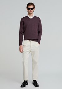 Scalpers CLASSIC V NECK  - Pulover - burgundy