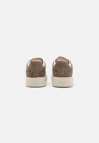 ARKK Copenhagen ESSENCE UNISEX - Trainers - soft brown