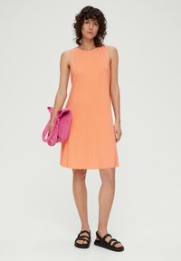 s.Oliver MIT PLISSEEFALTEN - Sukienka z dżerseju