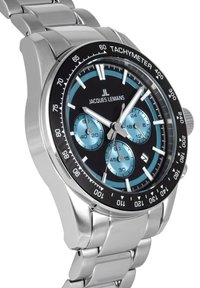 Orologio da polso cronografo in acciaio inossidabile con quadrante nero, sottodial blu, dettagli argentati, lunetta tachimetrica e design a bracciale a maglie.
