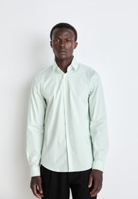 Calvin Klein STRIPE SLIM - Formāls krekls - lichen