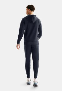 On SWEAT PANTS - Jogginghose - navy