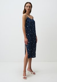 Jimmy Key MIDI WITH V-NECK STRAPS - Vestito casual - dark blue