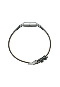 Sorte læderrem ur med et rektangulært sølv rustfrit stål hus og simpel urskive. Har et minimalistisk design og knaplukning.