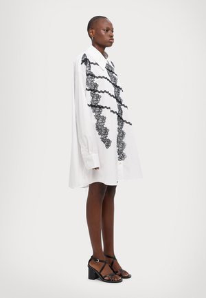 APPLIQUE SHIRT DRESS - Robe chemise - white