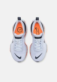 Nike Performance ZOOMX INVINCIBLE RN FK 3 OLY - Løbesko til landevejen - multi-coloured