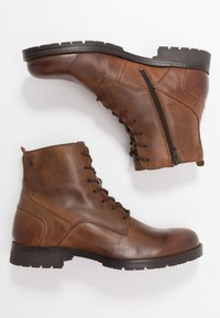 Jack & Jones WORCA - Botines con cordones - cognac
