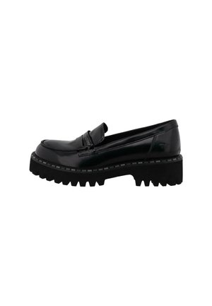 Mocassino in pelle verniciata nera con suola in gomma nera spessa, caratterizzata da un bordo seghettato e design slip-on. Accentuato da un dettaglio con logo.