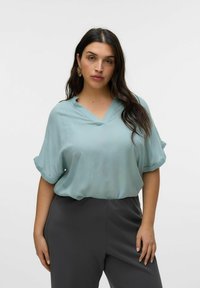 Vero Moda Curve VMCBEAUTY - Bluza - gray mist