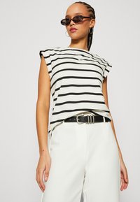 Esprit CORE - Μπλουζάκι με στάμπα - off white