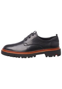 Scarpa nera in pelle con lacci, punta arrotondata, suola texturizzata, intersuola in legno e dettagli di cucitura sottili. Suola in gomma per una maggiore aderenza.
