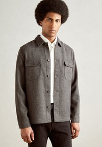 Lindbergh TEXTURED OVERSHIRT - Lengva striukė - charcoal