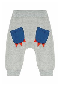Graue Sweatpants mit blauen Taschen und roten dreieckigen Akzenten. Elastischer Bund und gerippte Säume, weiches Material, lässiger Stil.
