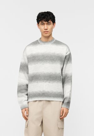 GRADIENT CREWNECK - Strickpullover - mid grey/light grey