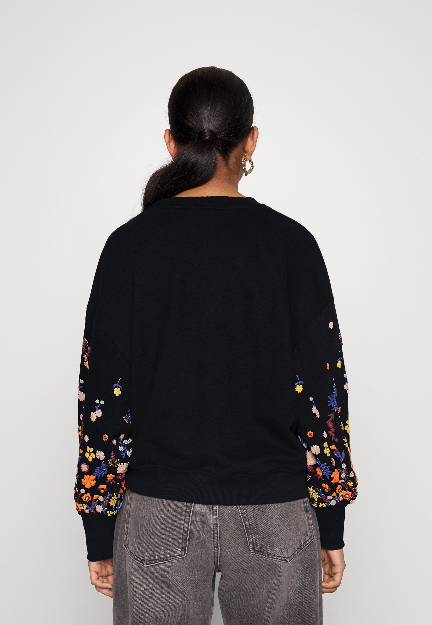 ONLY Petite ONLBROOKE O NECK FLOWER - Sweater - black/zwart