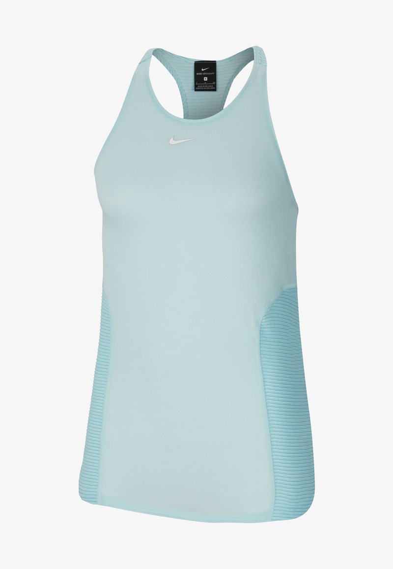Lysblå Nike sportstanktop med en glat front, ribbede sidepaneler og racerback-design. Lille logo på brystet.