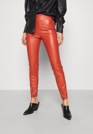 PANTALONI - Bukser - red clay