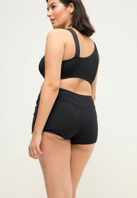 Studio Untold BADE HIPSTER  TIGHT FIT HIGHWAIST ELASTIKBUND - Spodní díl bikin - black