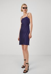 Samsøe Samsøe SAOLIVIA SHORT DRESS - Koktélruha / Partiruha - astral aura