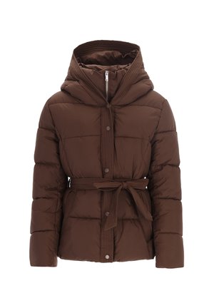 Giacca marrone imbottita con zip frontale, bottoni a scatto e cintura annodata. Presenta un grande cappuccio e dettagli a costine lungo il collo e i polsini.