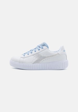 GAME STEP FLUFFY UNISEX - Chaussures fitness - white/blue cashmere