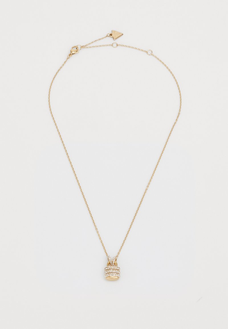 Collier en or avec une délicate chaîne et un pendentif cylindrique orné de cristaux transparents, présentant une surface polie et un fermoir à homard.
