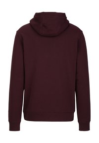 Bordeauxrode hoodie met een zachte textuur, voorzien van een voorzak in kangoeroestijl, pulloverontwerp en ribgebreide manchetten en zoom.