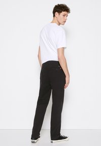 Levi's® XX CHINO EZ TAPER II - Calças - meteorite