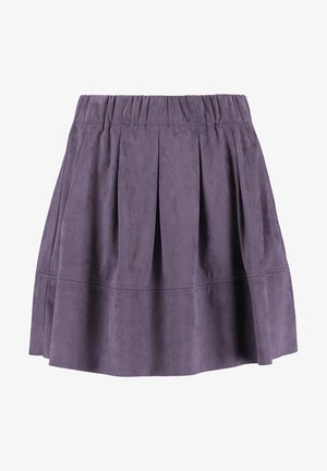 Lilla volditud seelik, mis on valmistatud pehmest nubukmaterjalist. Omab elastset vöökohta ja õmblusi, mis määratlevad kuju. Lyhike pikkus.